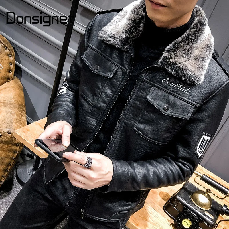 

Новая кожаная куртка для мужчин, мотоциклетная куртка из искусственной кожи, Мужская Утепленная зимняя кожаная куртка с отложным воротнико...