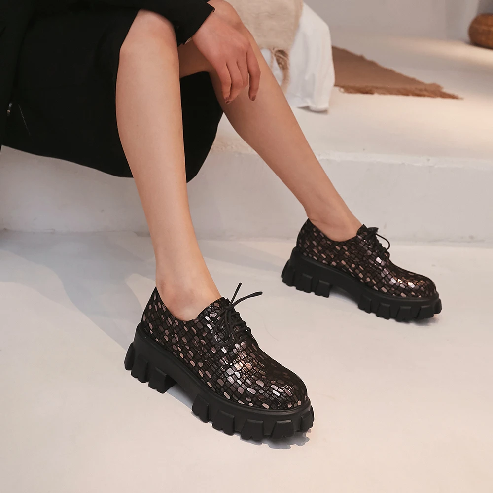 

Aliona shoo platform sneakers flats shoes women loafers women chaussure femme 2020 lace up comfortable casual shoes black vintag