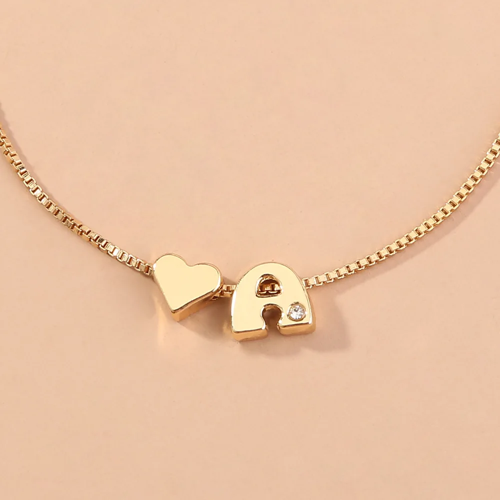 

Simple Gold 26 Letters Heart Women Bracelet Gold Rhinestone Stainless Steel Luxury Ladies Elegant Temperament Bracelet Jewelry