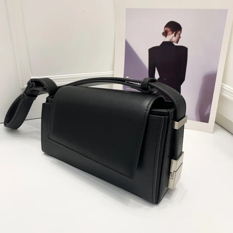 

Нестандартная маленькая квадратная сумка специального дизайна 2021, новая Корейская сумка-мессенджер через плечо из натуральной кожи для по...