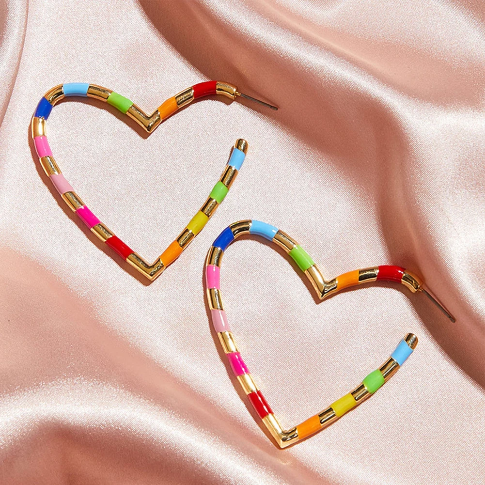 Женские серьги кольца в разноцветную полоску большие форме сердца для вечеринки