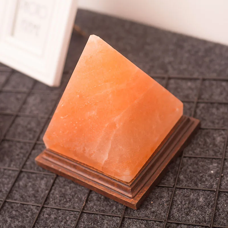 Лампа в виде пирамиды креативный треугольный прикроватный столик с деревянной