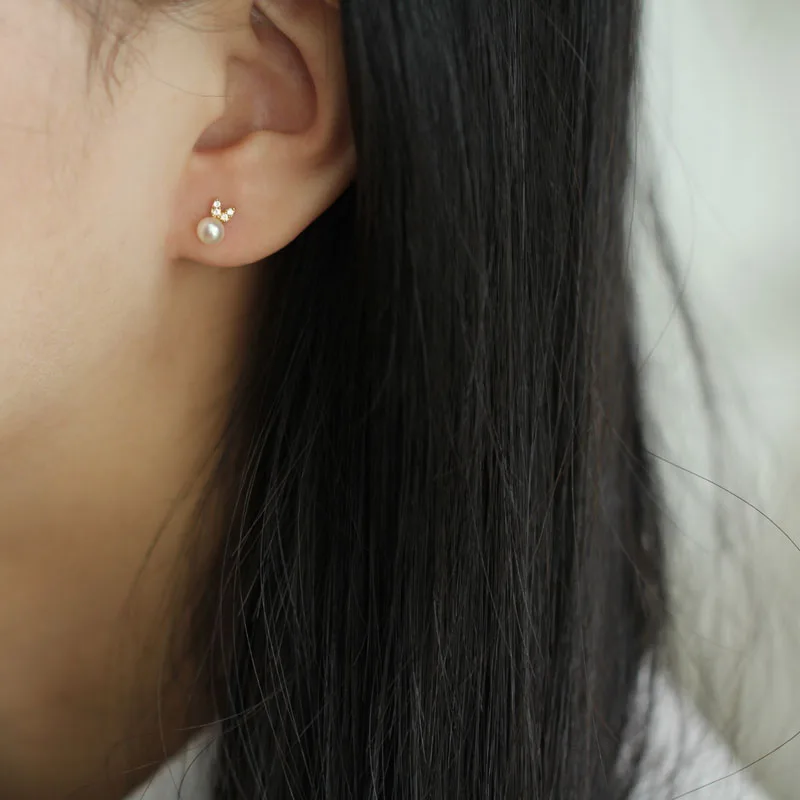 Серьги-гвоздики с жемчугом кроликом и кристаллами | Украшения аксессуары