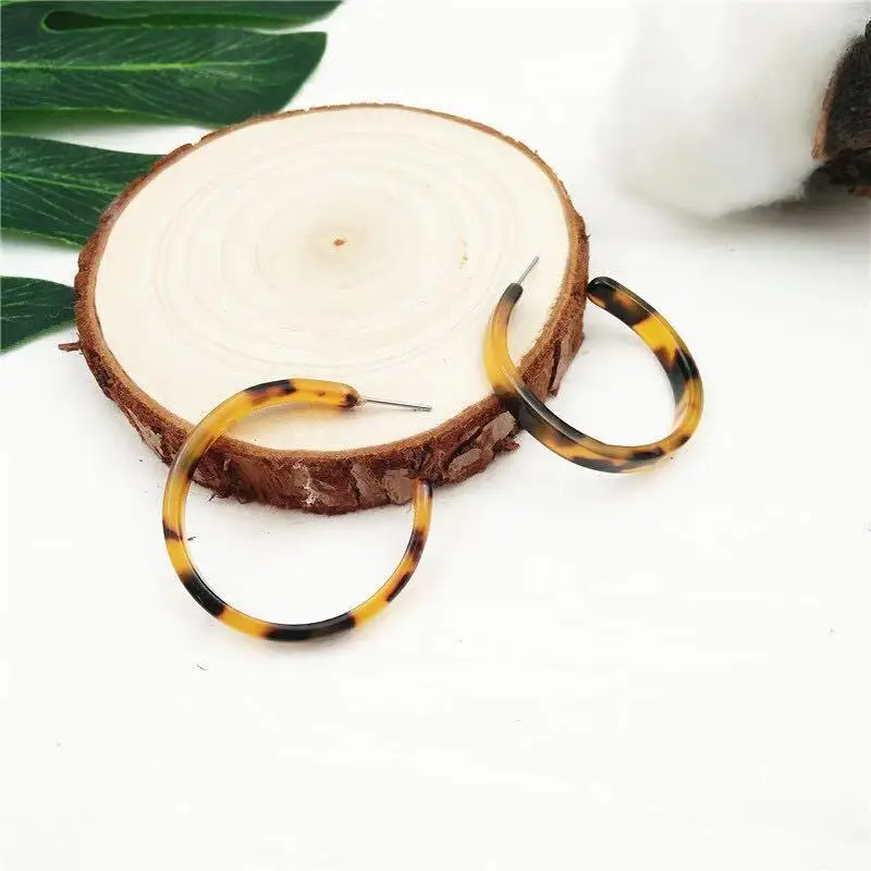 MOLOYE 2 Pairs Of Wholesale Stylish Minimalist Earrings Creative C Design Acrylic Round Geometric Retro Ear Cails Multi Color | Украшения и