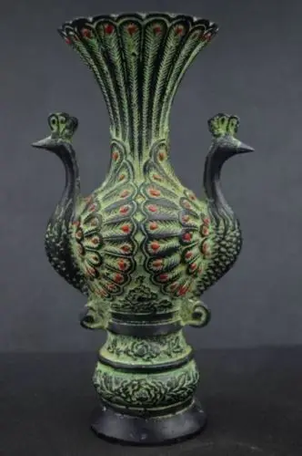 

Декоративная бронзовая ваза ручной работы с двумя павлинами
