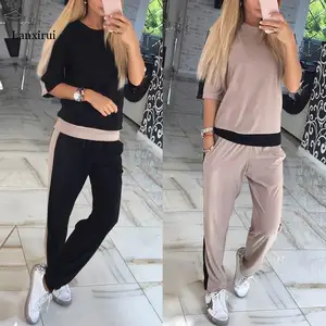 Женский спортивный костюм с коротким рукавом и круглым вырезом