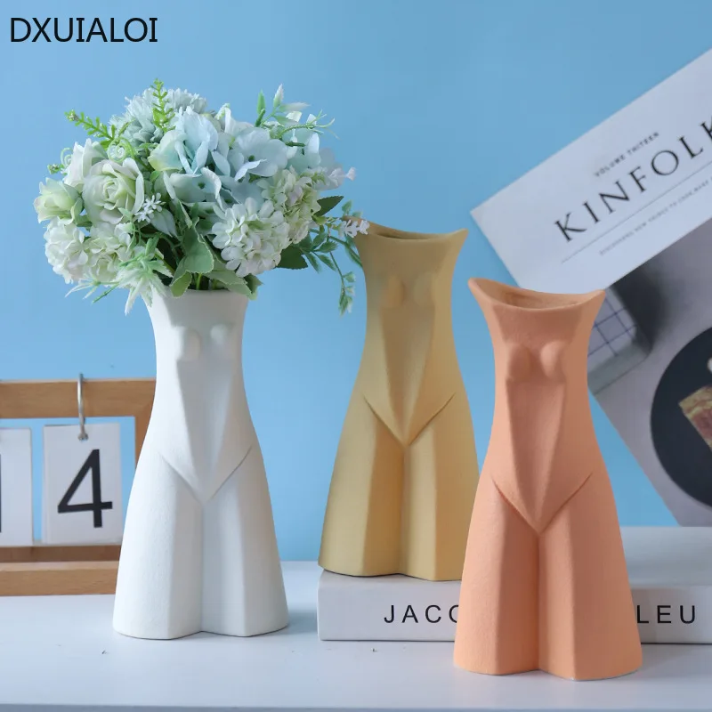 

DXUIALOI European retro abstract frosted body art vase ceramic crafts home living room flower arrangement vase decoration