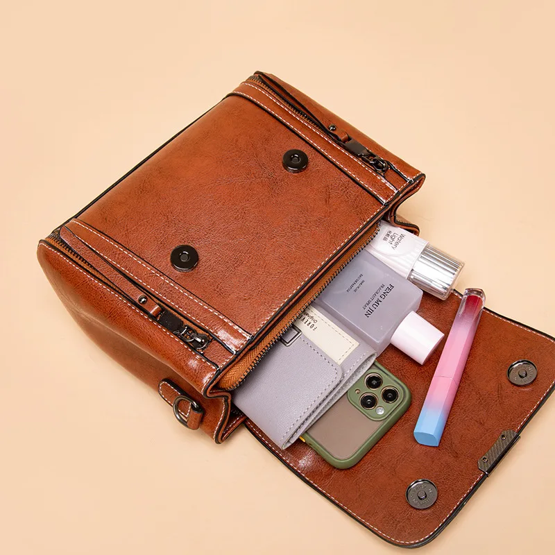 

2021 New European and American Retro Fashion Women's Bag Handbag Leisure Oil Wax Leather One Shoulder Messenger Bag