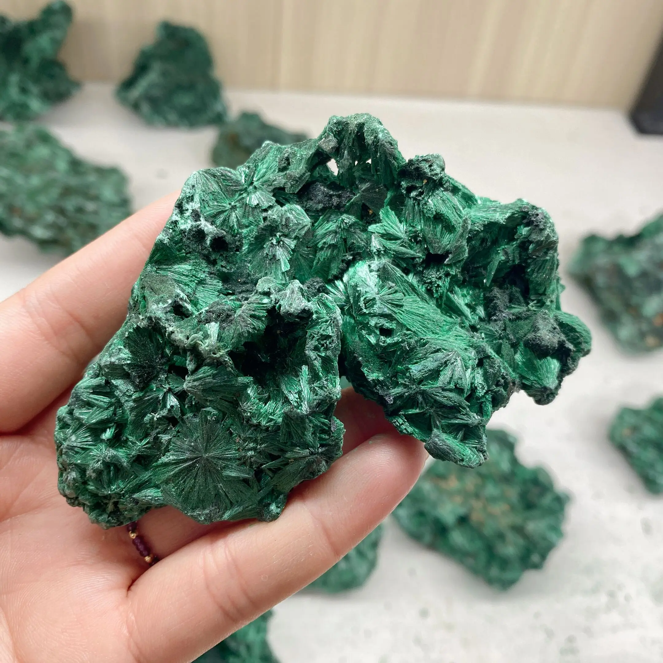 

Natural Green Malachite Raw Stone Beautiful Needle-Shaped Plus Velvet Quartz Stone Mineral Specimen Healing Home Decor