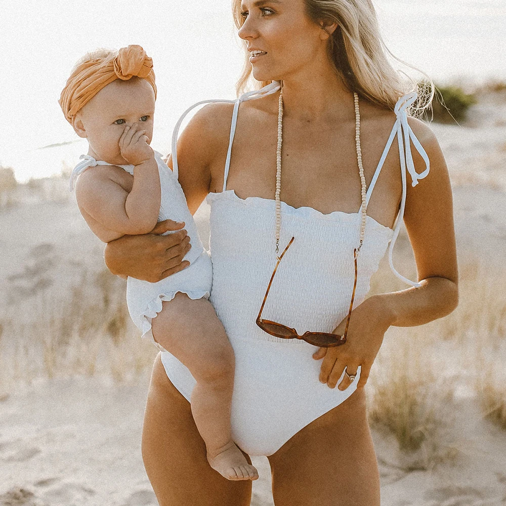 

Соблазнительный белый купальник с рюшами, боди, новинка 2020, пуш-ап, цельный бандажный купальник с лямкой на шее, бикини с высоким вырезом, куп...