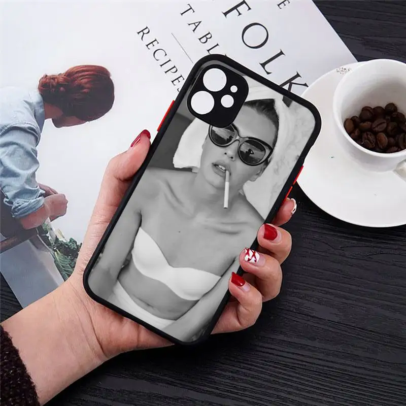 

Sexy fashionable woman smoking Phone Cases Transparent Matte for iPhone 7 8 11 12 s mini pro X XS XR MAX Plus cover funda