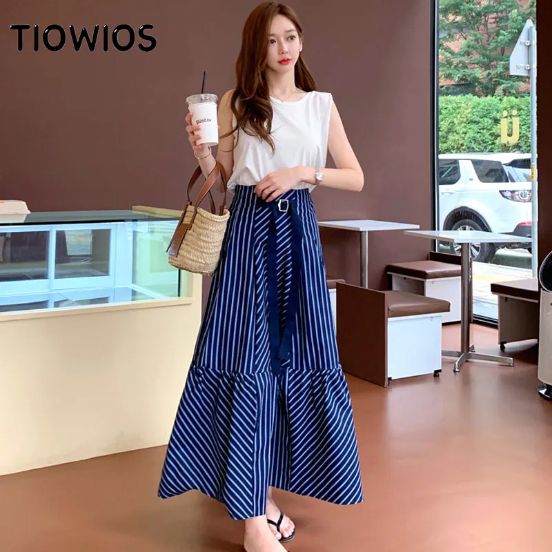 

Женский комплект из двух предметов, корейский Повседневный Топ и модная юбка в полоску с застежкой на талию, 2021