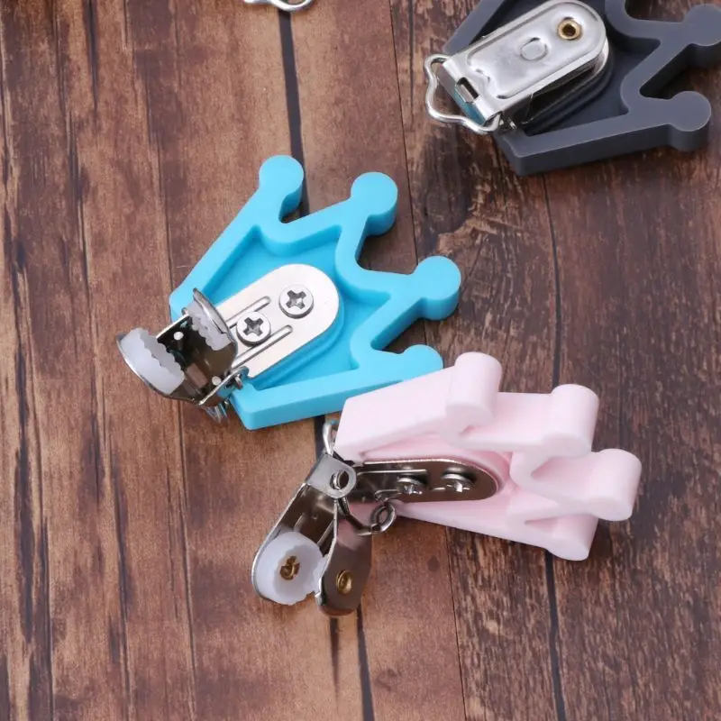 

Baby Pacifier Clip Soother Teether Crown Shape Silicone Safe Holder Saliva Towel Support Anti Fall Newborn Infant Feeding