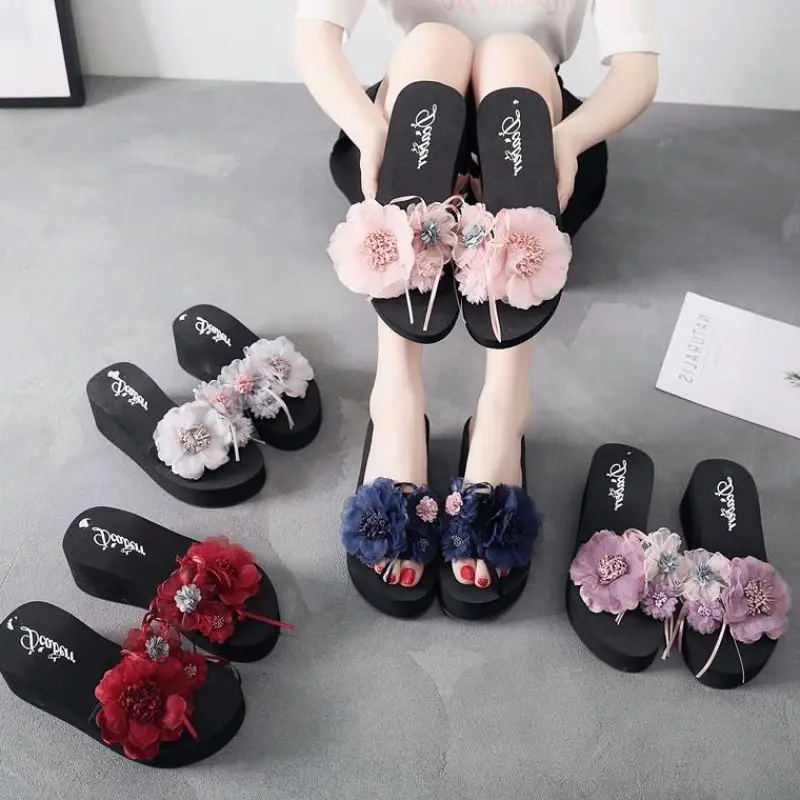 

Fashion flower word drag female 2019 new thick bottom beach slippers