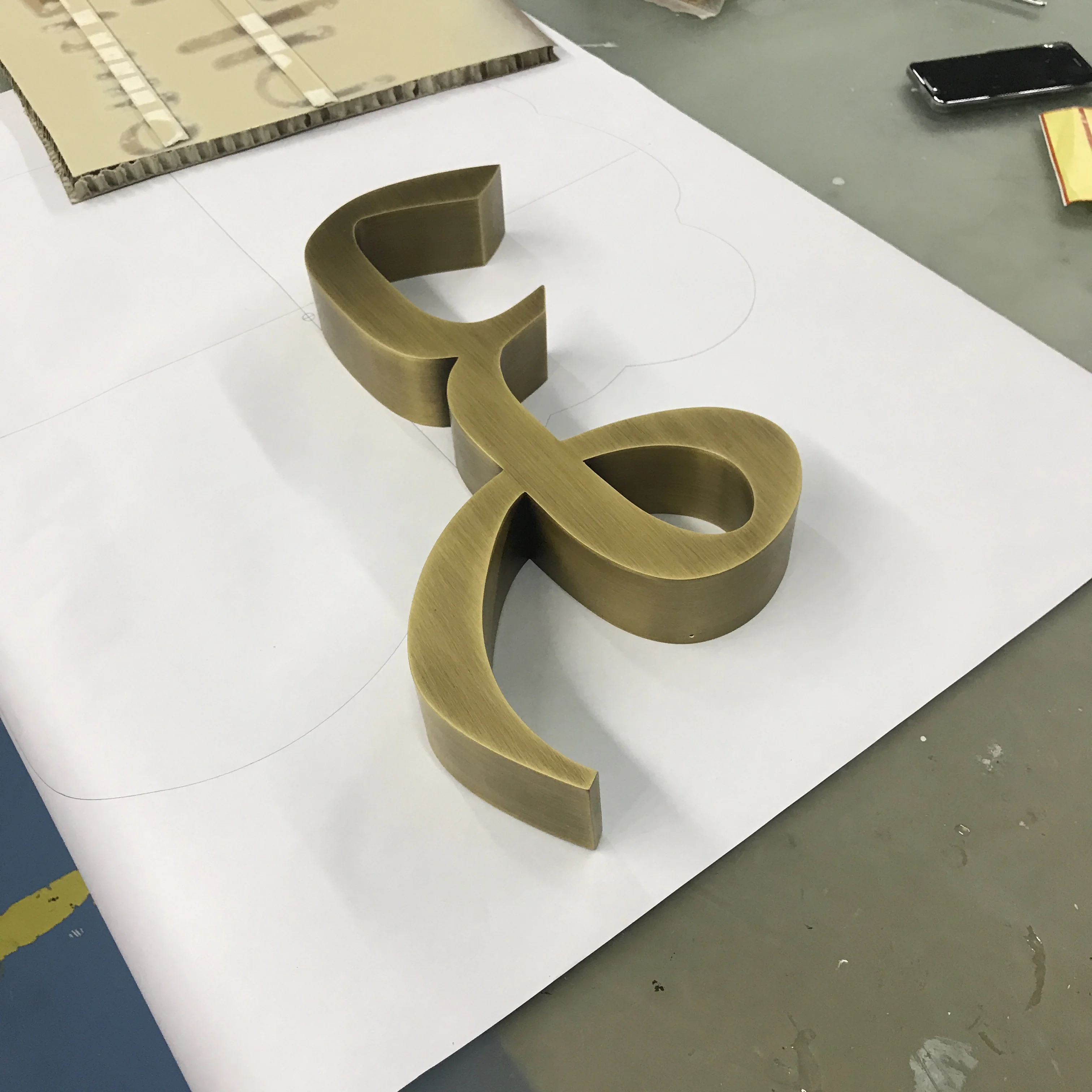 Customized 3D Metal Channel Wall Letters Outdoor Flat Cut Alphabet for Signs or Decorations | Дом и сад