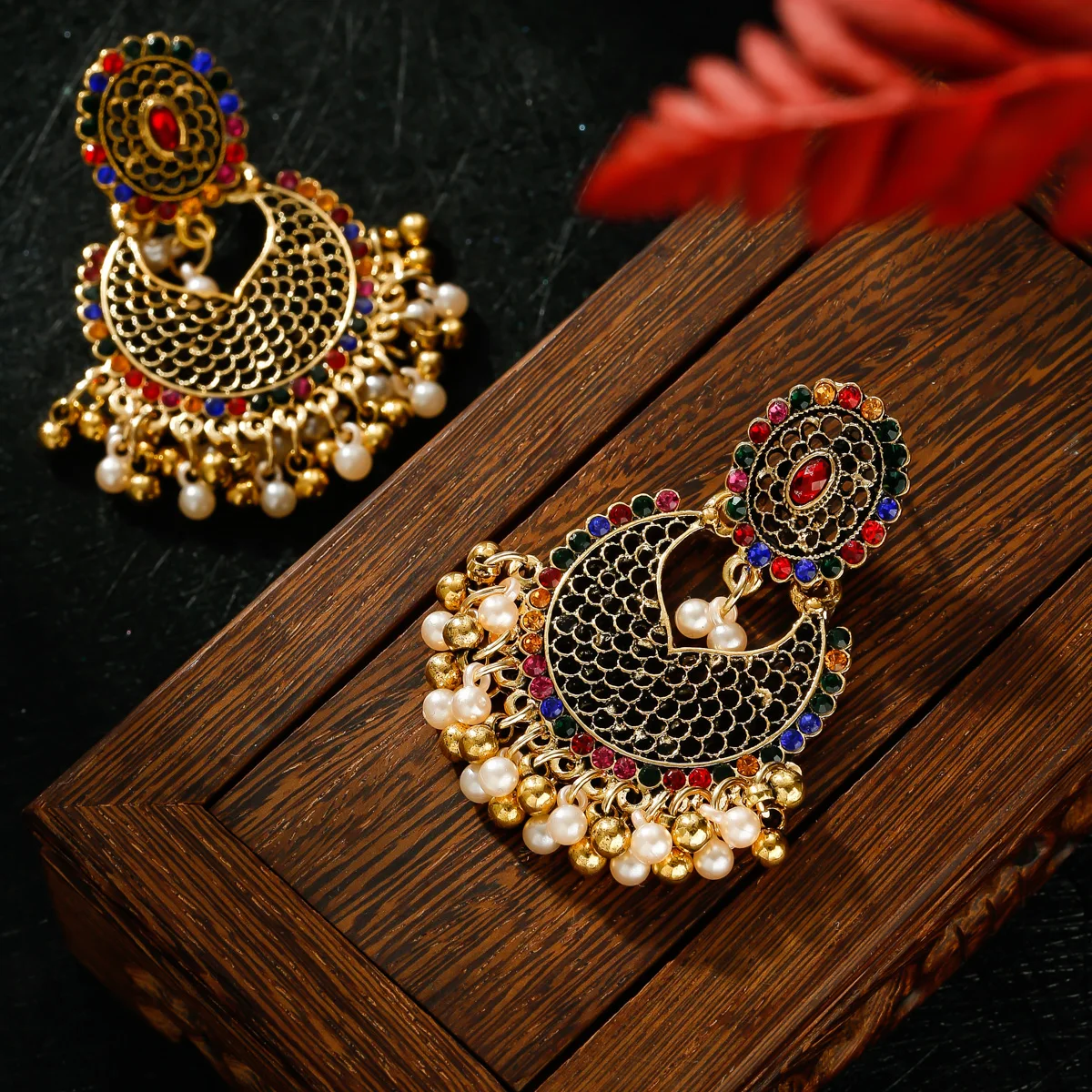 

Роскошные Этнические яркие циркониевые серьги Jhumka для женщин в стиле бохо Классические Золотые висячие серьги с кисточками