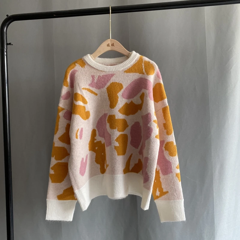 

Пуловер женский трикотажный с леопардовым принтом, свитер с длинным рукавом и круглым вырезом, повседневный из хлопка и полиэстера, в Корей...