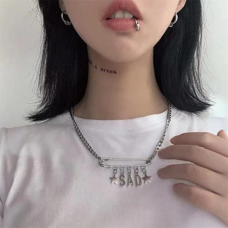 

Harajuku Style Punk Safety Pin Letter "SAD" Star Pendant Rock Hip Hop Gothic Choker Necklaces for Girls Women Statement Jewelry