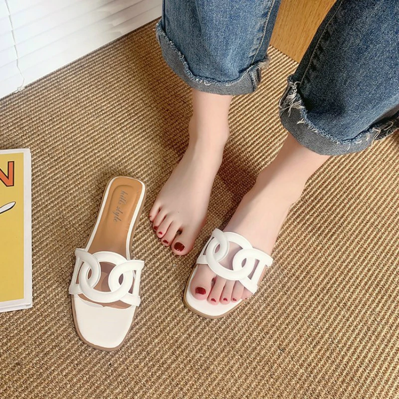 Шлепанцы женские кожаные сланцы открытый носок плоская подошва пляжные сандалии