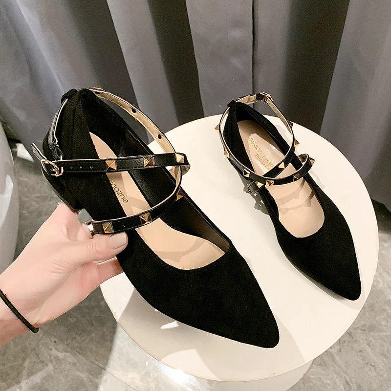 Летние модные босоножки Женская обувь с заклепками на высоком каблуке Роскошные