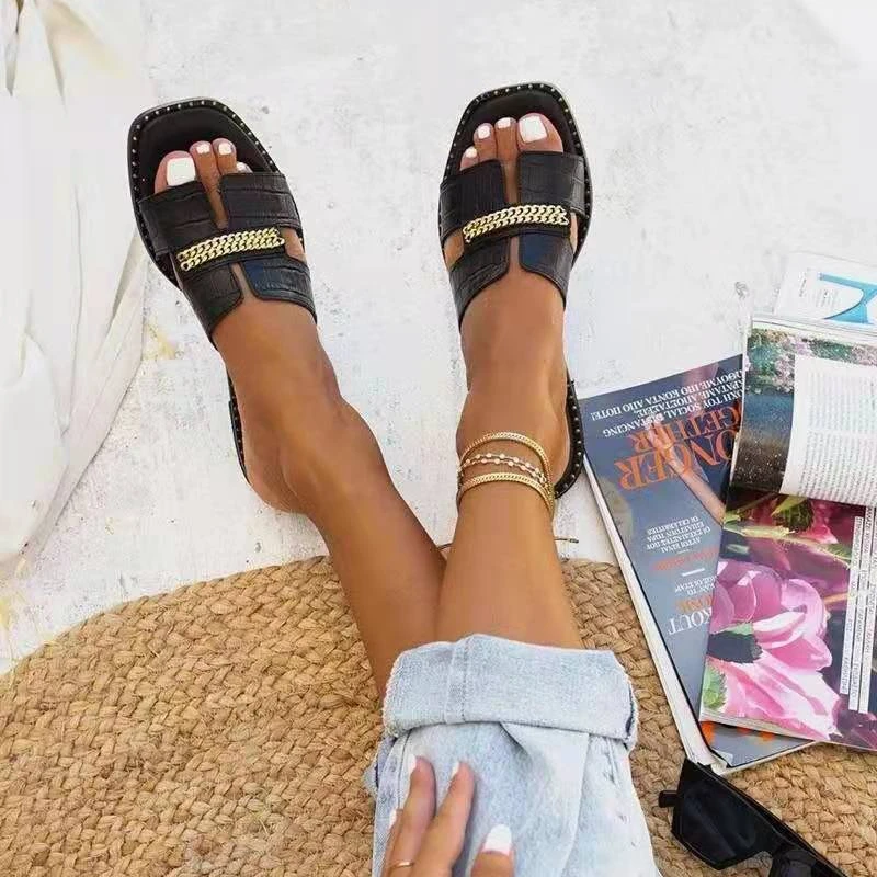 

Women's Flip Flops Shoes 2021 New Slippers Slide Wild Slipper Summer Metal Decoration Flat with Solid Sandals Tenis Feminino