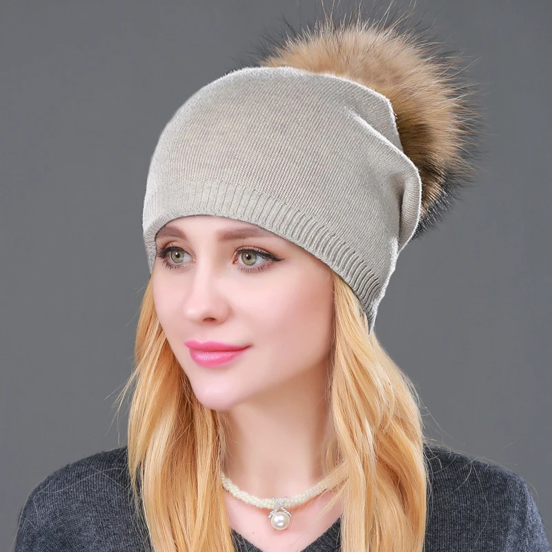 Beige pom pom Осенне-зимние вязаные шерстяные шапки для женщин, модные шапки с помпоном, меховая шапка, женская теплая шапка с натуральным мехом енота - Цвет: Beige pom pom