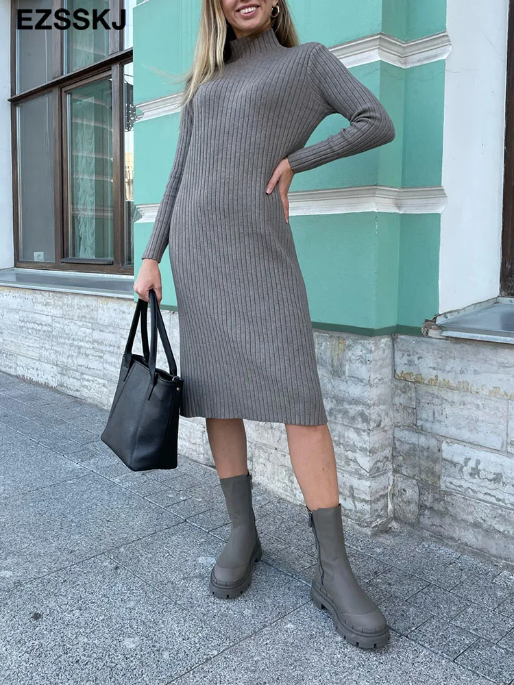 Платье-Свитер женское прямое с высоким воротом Осень-зима 2021 | Женская одежда