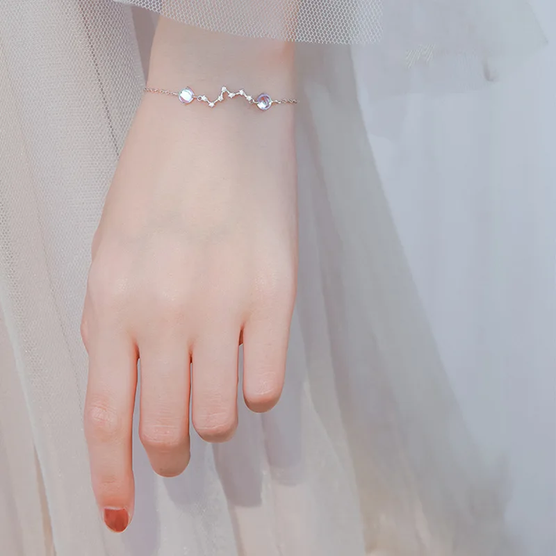 

Женский браслет с лунным камнем, серебро 925 пробы, с фианитами