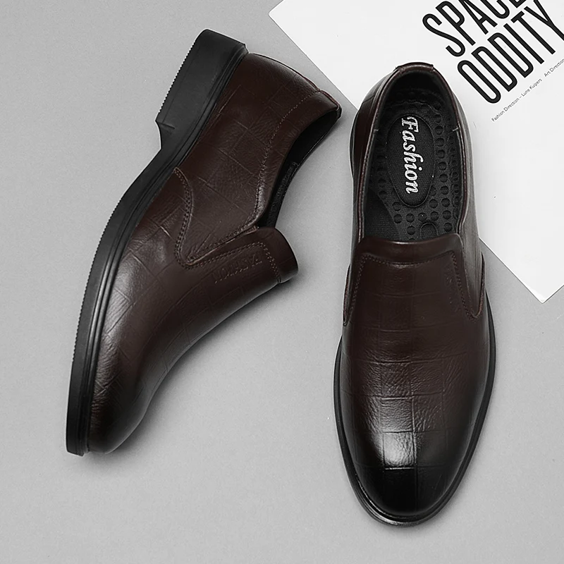 

Men's formal shoes Oxford Business Office pointed outblack brown laces and slippery mouth men's formal shoes wedding shoes