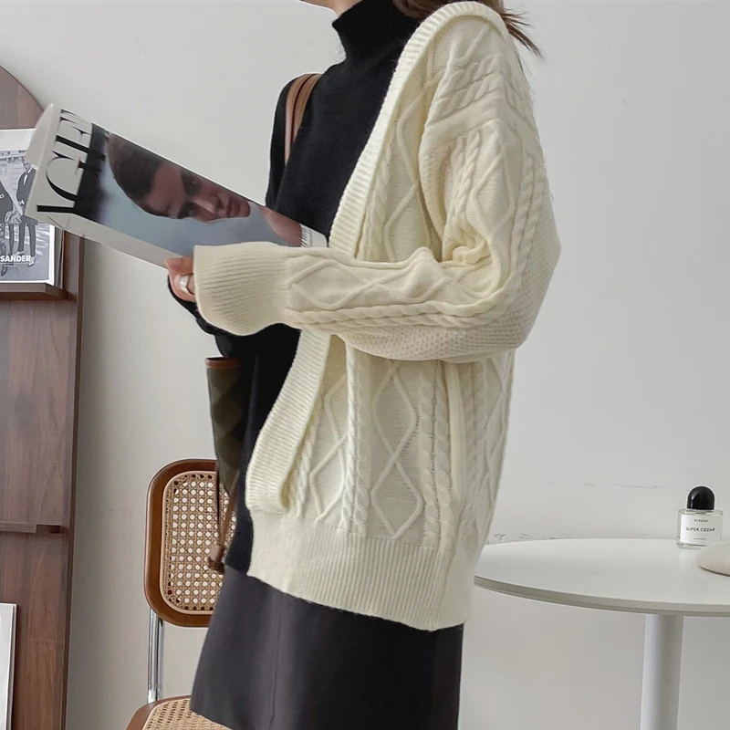 Новинка Осень-зима 2021 вязаный пуловер контрастных цветов с прострочкой модный