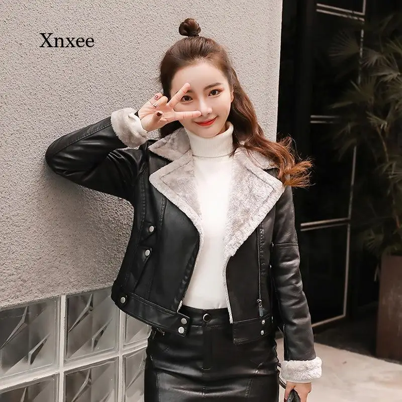

2021 Winter Women's Warm Leather Jacket Plush Faux Wool Motorcycle Top Thick Lining Parka Women's Short Winter Coat Slim Pu Moto