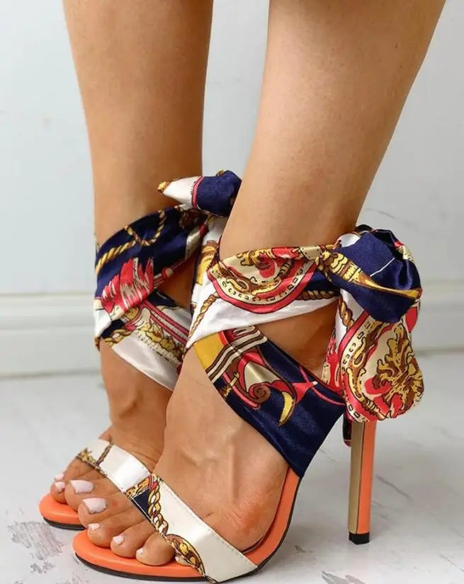 Новинка 2019 года босоножки на высоком каблуке-шпильке с ремешком пикантные