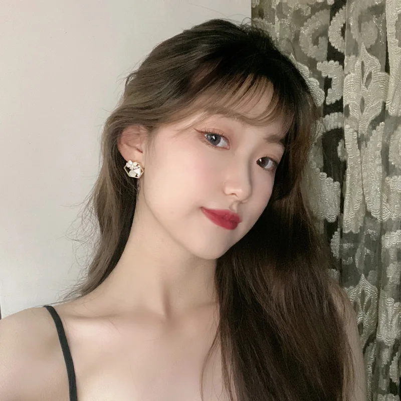 Женские серьги гвоздики из металлической проволоки с прозрачными