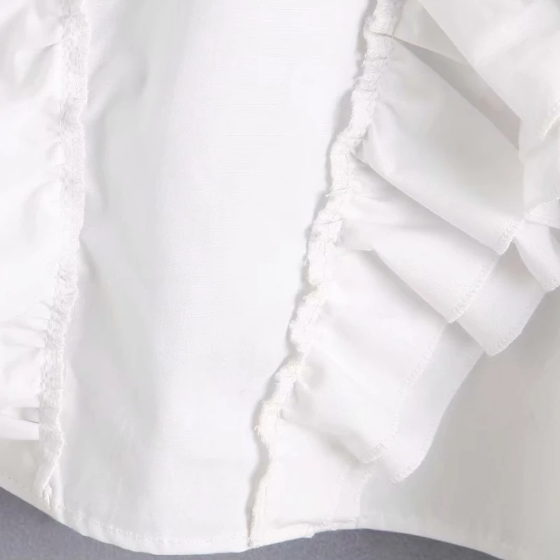 Женская милая блузка с бантом и каскадными оборками белая воротником-стойкой