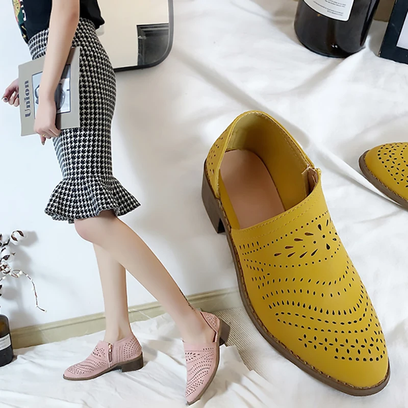Новинка 2019 года обувь на плоской подошве женская модная с перфорацией