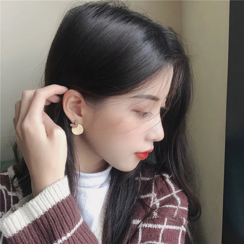 

Fashion temperament contracted geometric stud earrings heart-shaped earrings women love stud earrings jewelry accessories