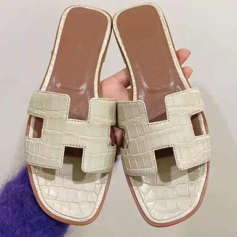 

Ladies Designer flat slippers fashion luxury counter brand leather sandals summer outdoor beach shoes