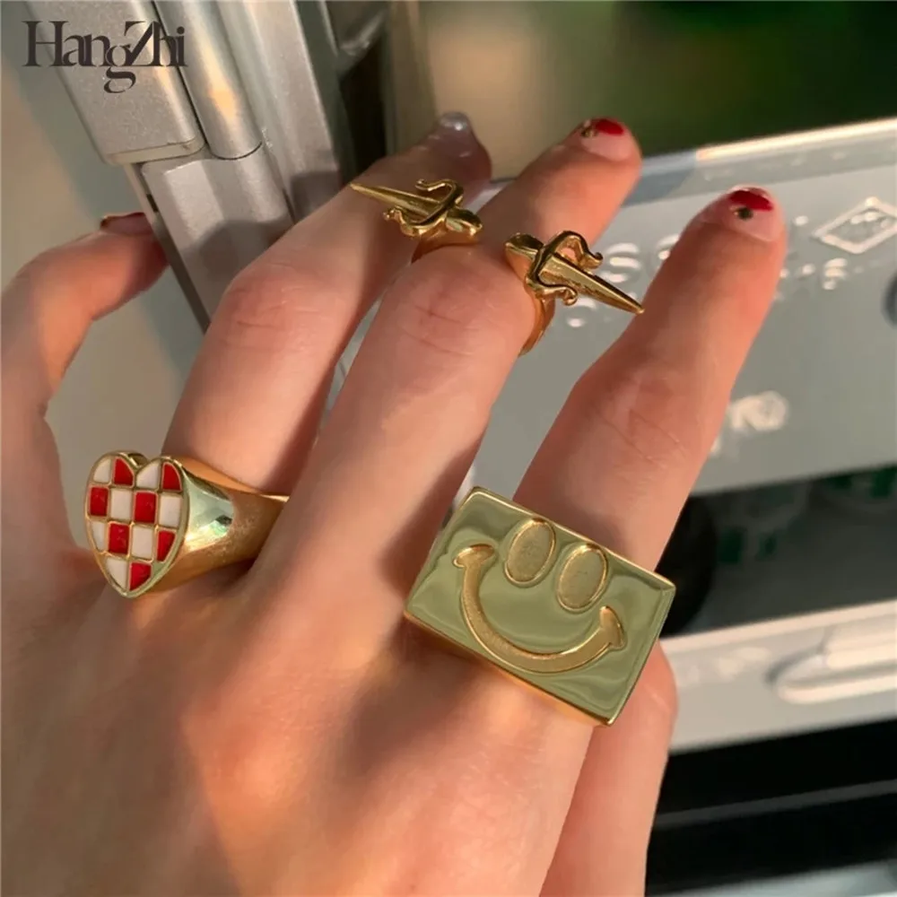

HangZhi 2021 New Big Square Cute Smiley Face Punk Golden Opening Red White Checkered Heart Ring for Women Party Jewelry
