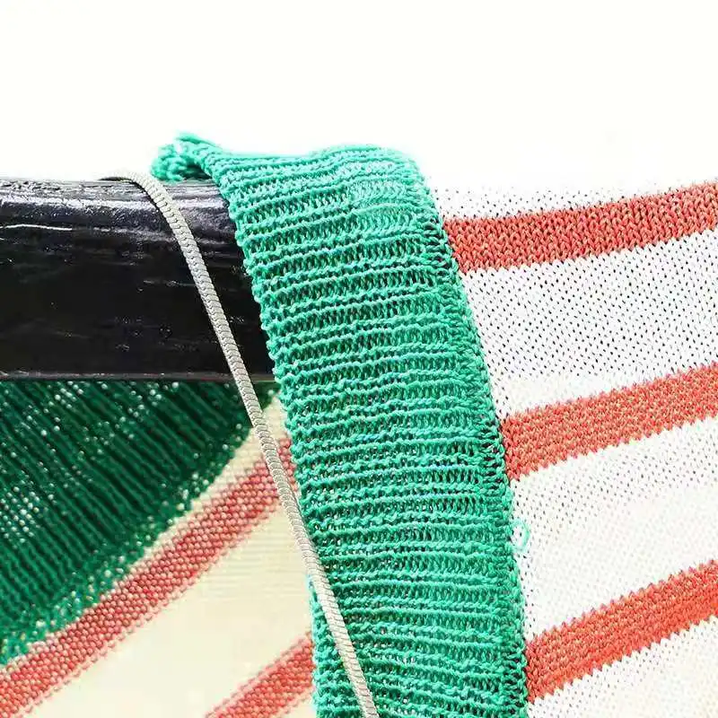 Женский свитер в полоску с круглым вырезом коротким рукавом