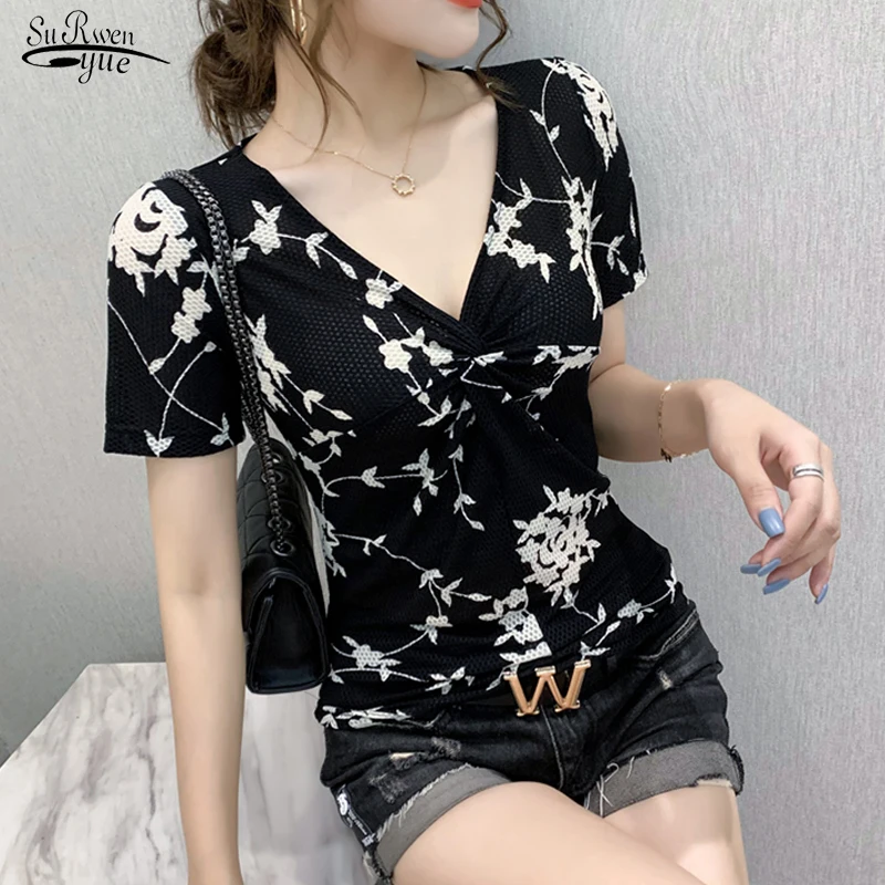 

2021 Новое модное летнее узкое платье с v-образным вырезом, студенческое консервативное платье с вышивкой с принтом футболка с короткими рука...