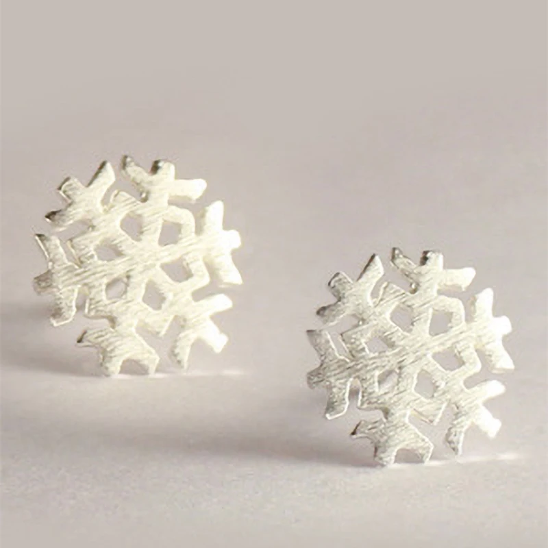 

2021 Hot Simple Winter Snowflake Stud Earring For Women Fashion Female Jewelry Christmas Party Birthday Gifts