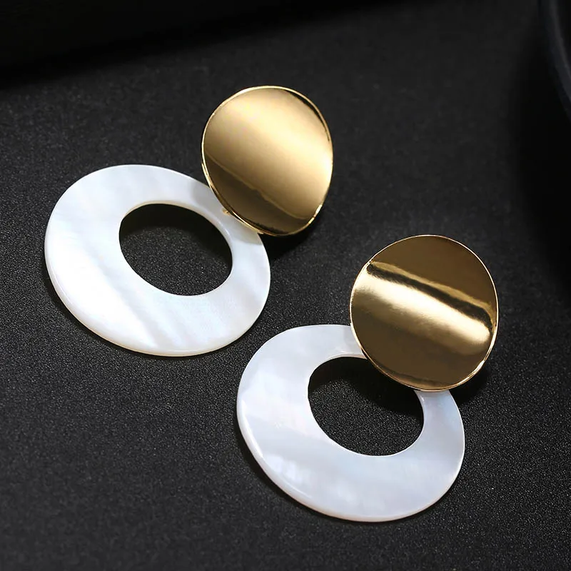 A New Design Golden Natural Round Shell Non Pierced Clip on Earrings Ear Clips for Women Bijoux Brincos Party Gift jewellry - Окраска металла: A