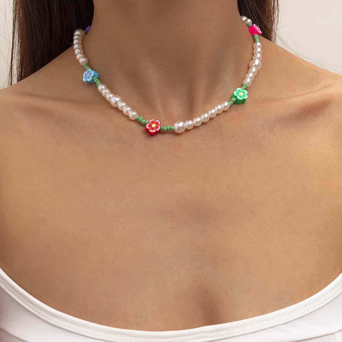 

European and American Fashion Jewelry with Hand-woven Pearl Flower Necklace Pastoral Style Rice Bead Soft Pottery Necklace