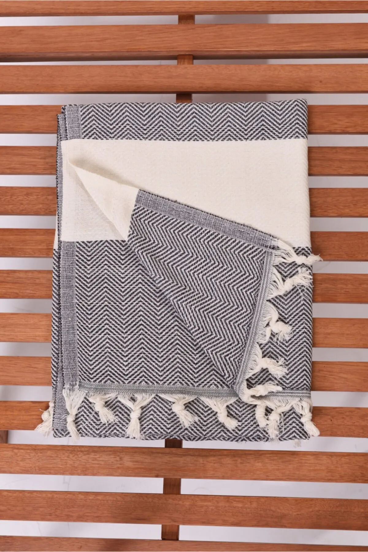 

Beach Towel Loincloth Fish Back Jacquard Cotton Beach Towel Soft Textured Water Absorbing Quick Dry