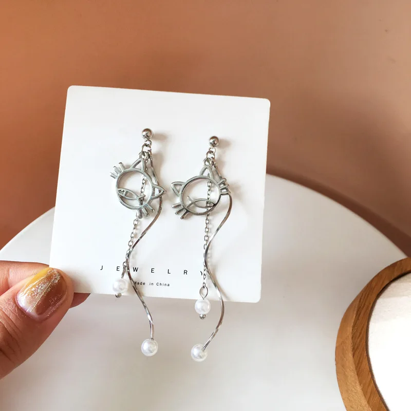 

Charming Hollow Cartoon Cat Pendant Earrings for Women Ladies Silver Color Alloy Long Tassel Simulated Pearl Dangle Earrings
