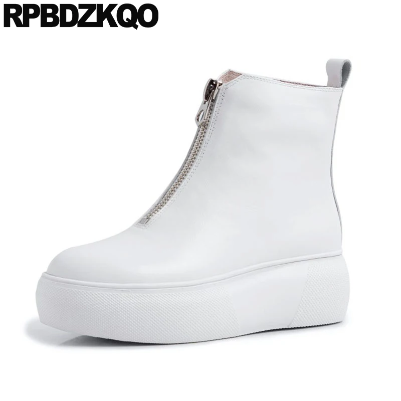 Женские ботинки на танкетке белые ботильоны платформе с круглым носком молнии