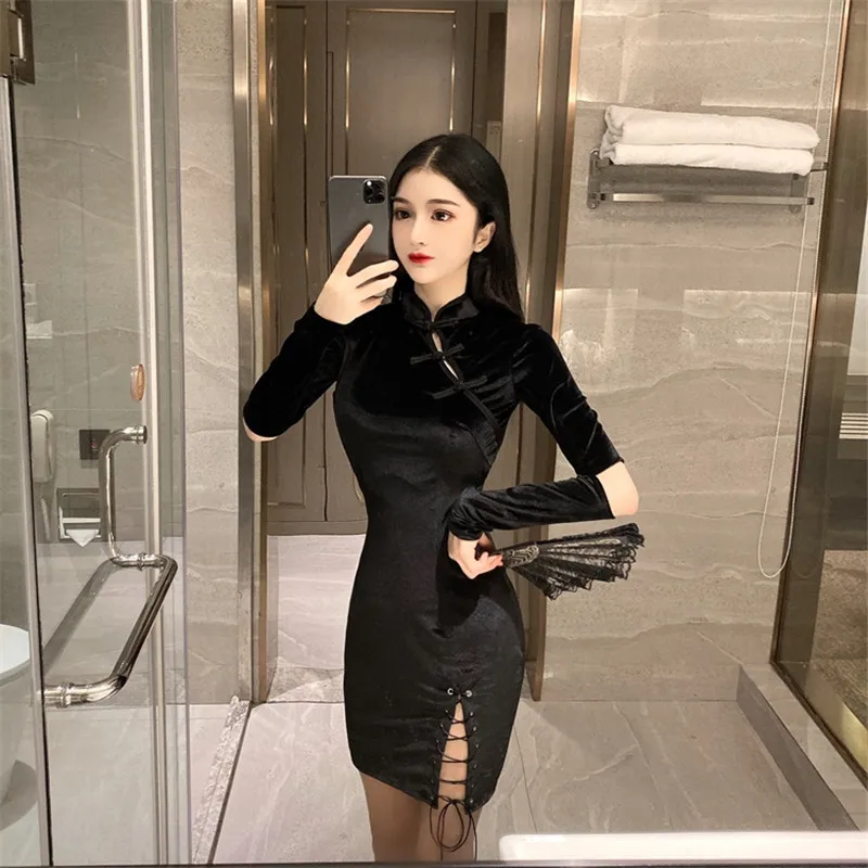 

Model real shot autumn 2020 new characteristic gold velvet long sleeve retro improved Chinese style cheongsam dress