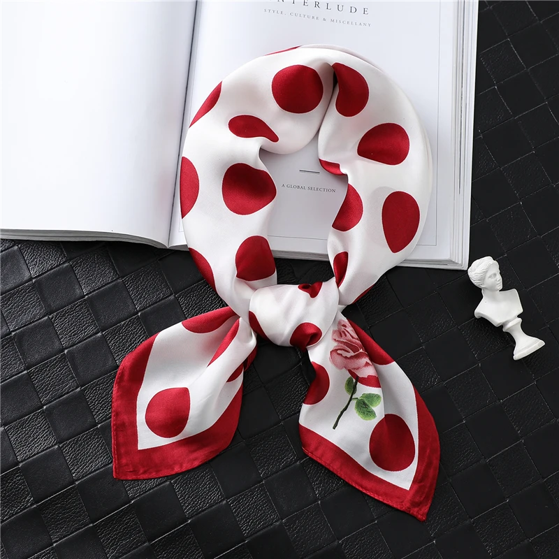 Платок женский Шелковый квадратный с принтом в горошек лето 2021 |