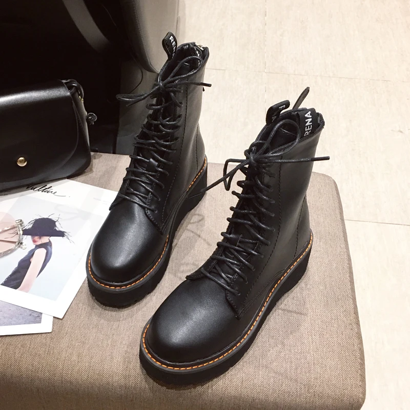 Полусапожки на платформе женские ботильоны шнуровке с круглым носком женская