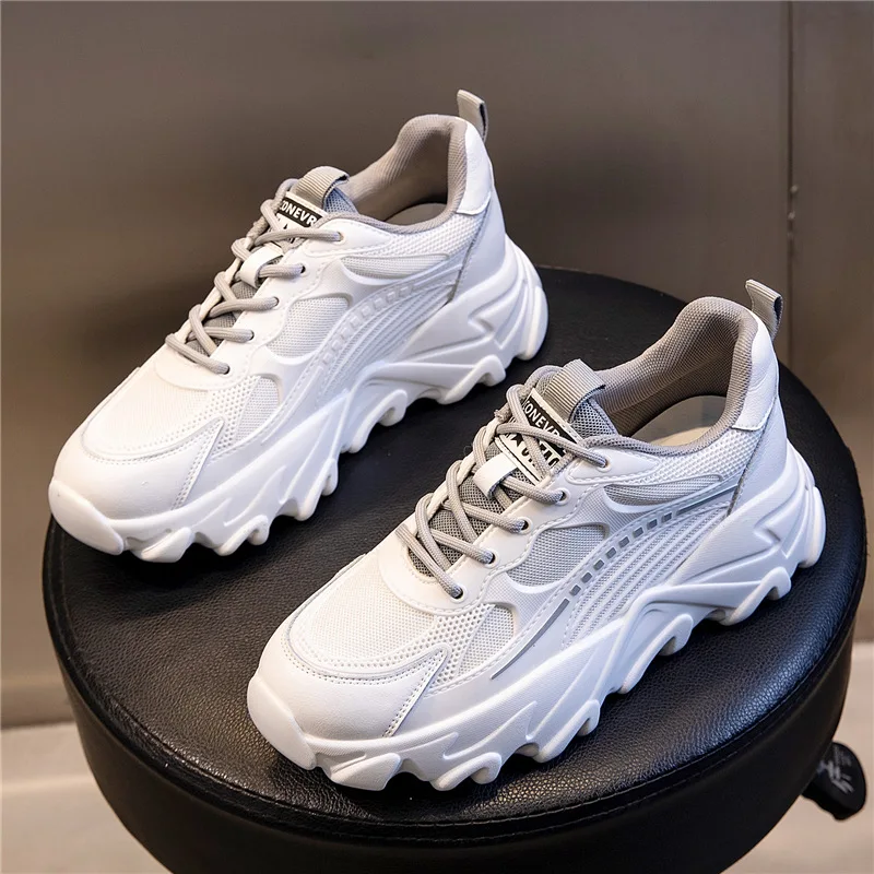 

2021 New Casual Sports Shoes For Ladies And Daddies